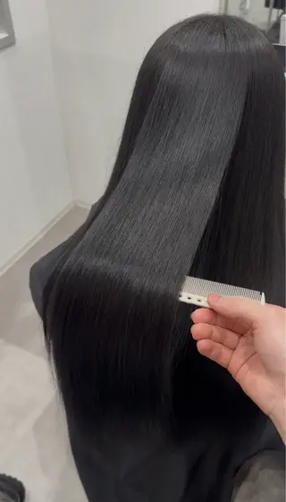 ロング 岩槻 李恩のヘアスタイル