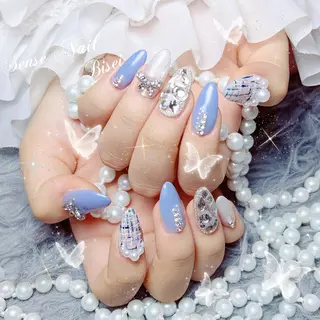 ネイル Queening 🦋のネイルデザイン