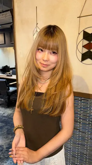 ロング カラー 海外レイヤー/ ブロンドKazuhaのヘアスタイル