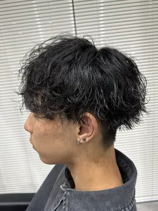 ショート パーマ メンズ ユウ🪄 パーマ指名No1のヘアスタイル