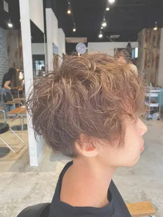 ショート カラー パーマ レイヤーカット/前髪 顔まわり/大田哲也のヘアスタイル