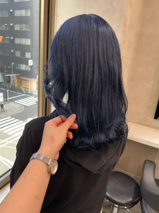 ミディアム 寒色＆ブリーチ特化 寒色MiOのヘアスタイル