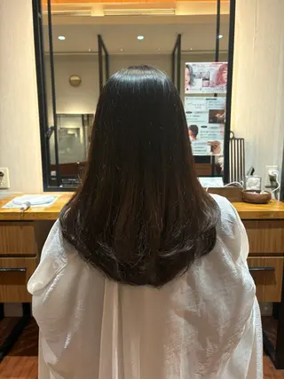 ロング 髙田 千華 髪質改善ストレートのヘアスタイル