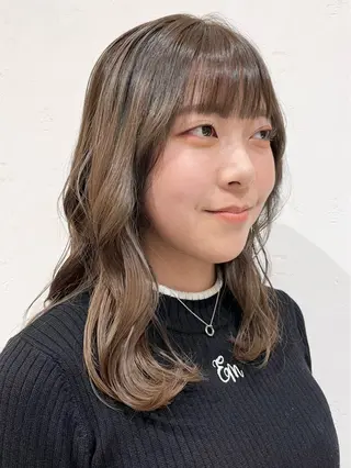 ミディアム 北島 遥香🫧インナ ー /ベージュカラーのヘアスタイル