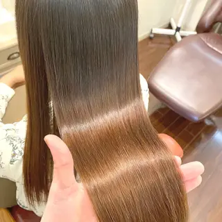 ロング ALUX所属・榎戸 桃香のヘアスタイル