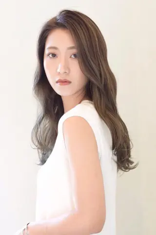 ロング 鶴﨑 美優亜のヘアスタイル