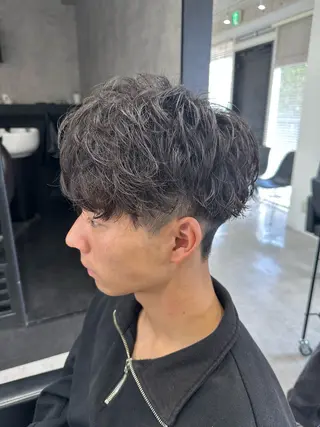 ショート パーマ メンズ ユウ🪄 パーマ指名No1のヘアスタイル