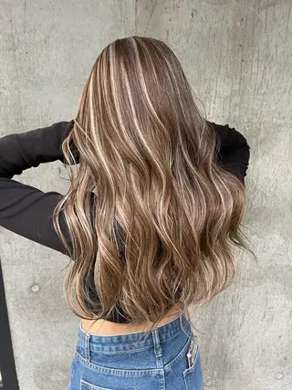 ロング 🫧ハイライトカラー 🫧 𝓜𝓘𝓤のヘアスタイル