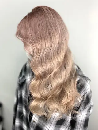 セミロング カラー 🩵垢抜け確定🩵 ハイトーン特化🩵のヘアスタイル