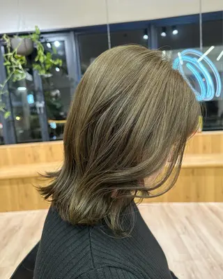 ミディアム カラー 切りっぱなし/髪質 改善矯正/さやか🫧のヘアスタイル