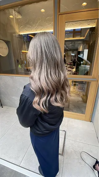 ロング カラー ハイトーン×髪質改善 KENTAのヘアスタイル