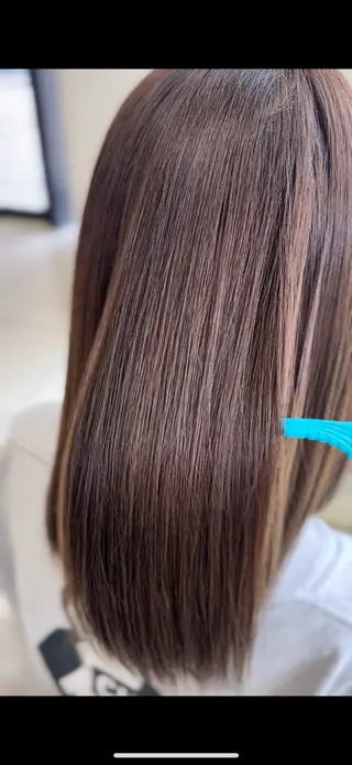 ミディアム カラー ﾊｲﾄｰﾝ / 浜松 / ﾌｪﾙﾅﾝﾀﾞのヘアスタイル