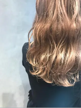 ロング カラー 明治神宮前 NANAMIのヘアスタイル