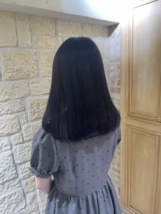 ミディアム 千代 夏輝のヘアスタイル