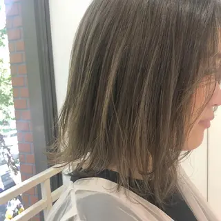 ミディアム カラー TRENCH　相澤 果歩のヘアスタイル