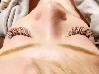 マツエク・マツパ 中村 眞歩のヘアスタイル