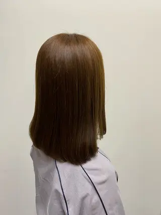 カラー ミディアムレイヤー/ 艶カラーNorikaのヘアスタイル