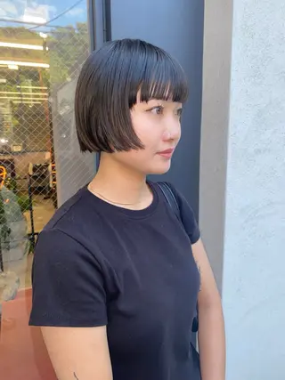 ショート ナツオ/ レイヤーカットのヘアスタイル