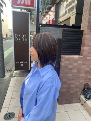 ミディアム 青山 光のヘアスタイル