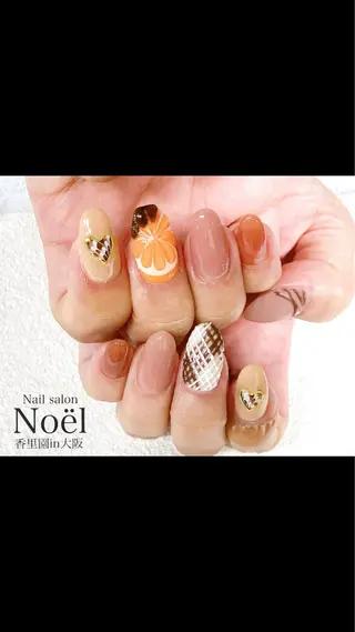 ミディアム ネイル Nailsalon ＆Noelのネイルデザイン