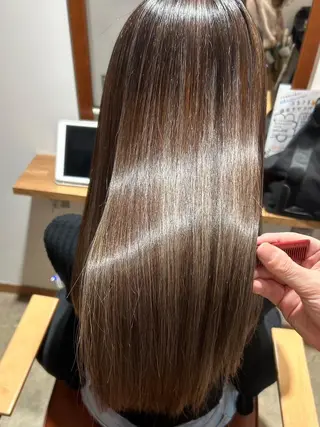 ロング 池之上 吏花のヘアスタイル