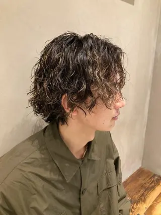 ミディアム パーマ メンズ 波巻きスパイラルパー マ/シャドウパーマ駿のヘアスタイル