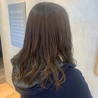 セミロング カラー mu ku.のヘアスタイル
