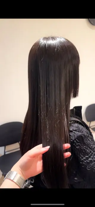 ロング パーマ yiye shioriのヘアスタイル