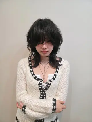 カラー セミロング OMA　 カタギシのヘアスタイル