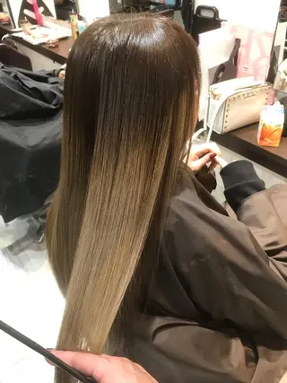 ロング ブリーチカラー☆ 再生トリートメントのヘアスタイル