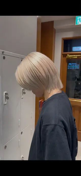 ショート カラー メンズ ケアブリーチ/ツヤ髪 /ハイトーン/西村のヘアスタイル