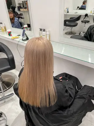 ロング ハイトーン艶カラー 🤍ゆうひのヘアスタイル