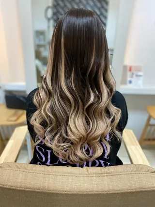 セミロング カラー キッズ マツエク・マツパ アイブロウ 🧡可愛い色落ち🧡 ハイトーン特化🧡のヘアスタイル
