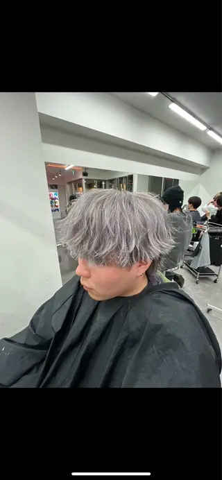 カラー メンズハイトーン 北斗💍レイヤーのヘアスタイル