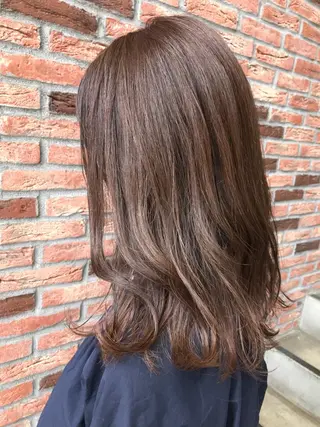 セミロング カラー 井上 佳奈のヘアスタイル