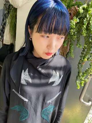 ミディアム カラー qiie/ワンカラー インナーカラーのヘアスタイル