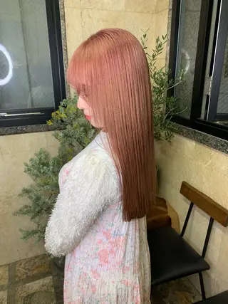 ショート カラー ヘアアレンジ 🌟小顔レイヤー× 赤み消し透明感カラーのヘアスタイル