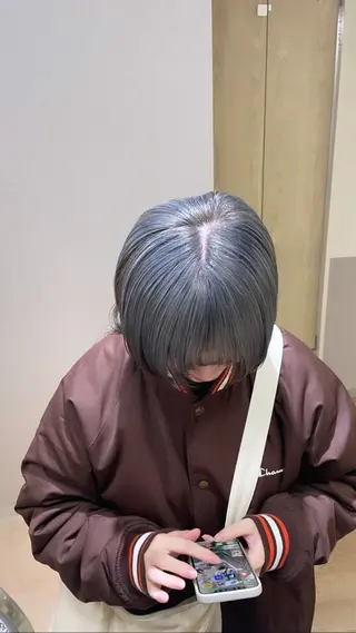 ミディアム カラー ayano / 透明感・くすみカラーのヘアスタイル