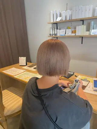 ショート 岡田 真弥のヘアスタイル