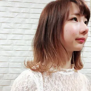 ミディアム 伊藤 さやかのヘアスタイル