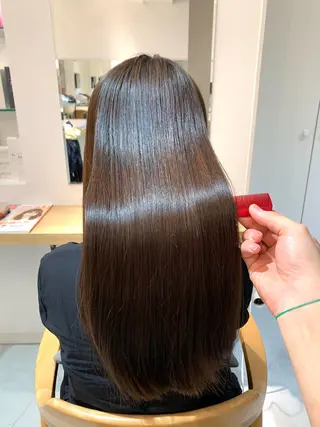 ロング TERU ADACHIのヘアスタイル