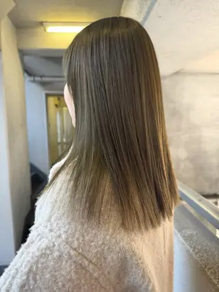 カラー ブリーチカラー🎀 韓国風/寺門美優のヘアスタイル