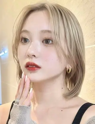 ミディアム sand PALCE 仙台店所属・ショート・透明感 カラーconomiのヘアスタイル