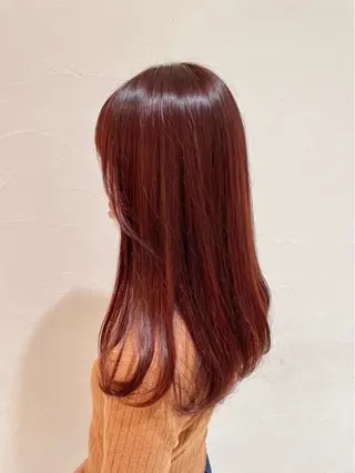 カラー 西沢 さくらのヘアスタイル