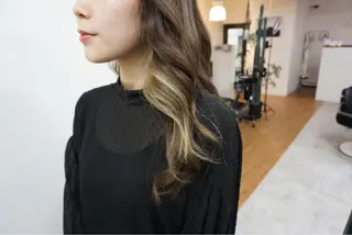 セミロング カラー 甲斐 もあのヘアスタイル