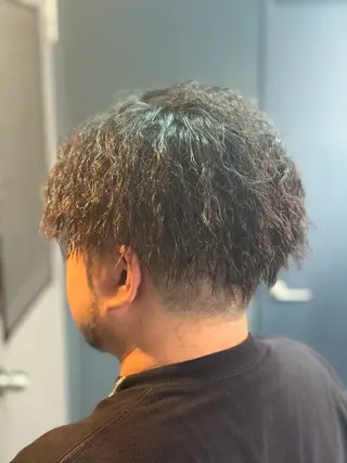 ミディアム パーマ メンズ メンズサロン Aso bee 桑原 剛志のヘアスタイル