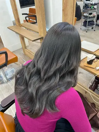 ロング カラー KEIGO/ ベージュカラーのヘアスタイル