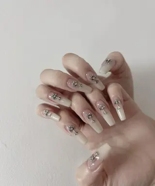 ネイル RAFFINE haru🦋🩵のネイルデザイン