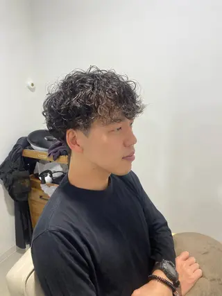 ショート メンズパーマ/ダウン パーマ/十文字玲音のヘアスタイル