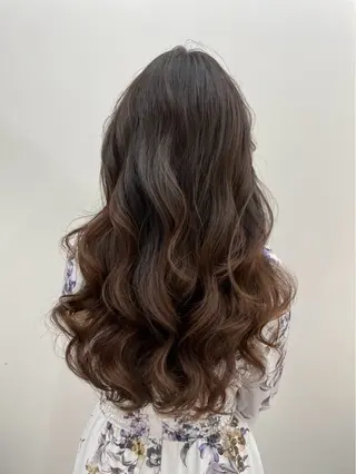 ロング 韓国風レイヤーカラー ライムのヘアスタイル